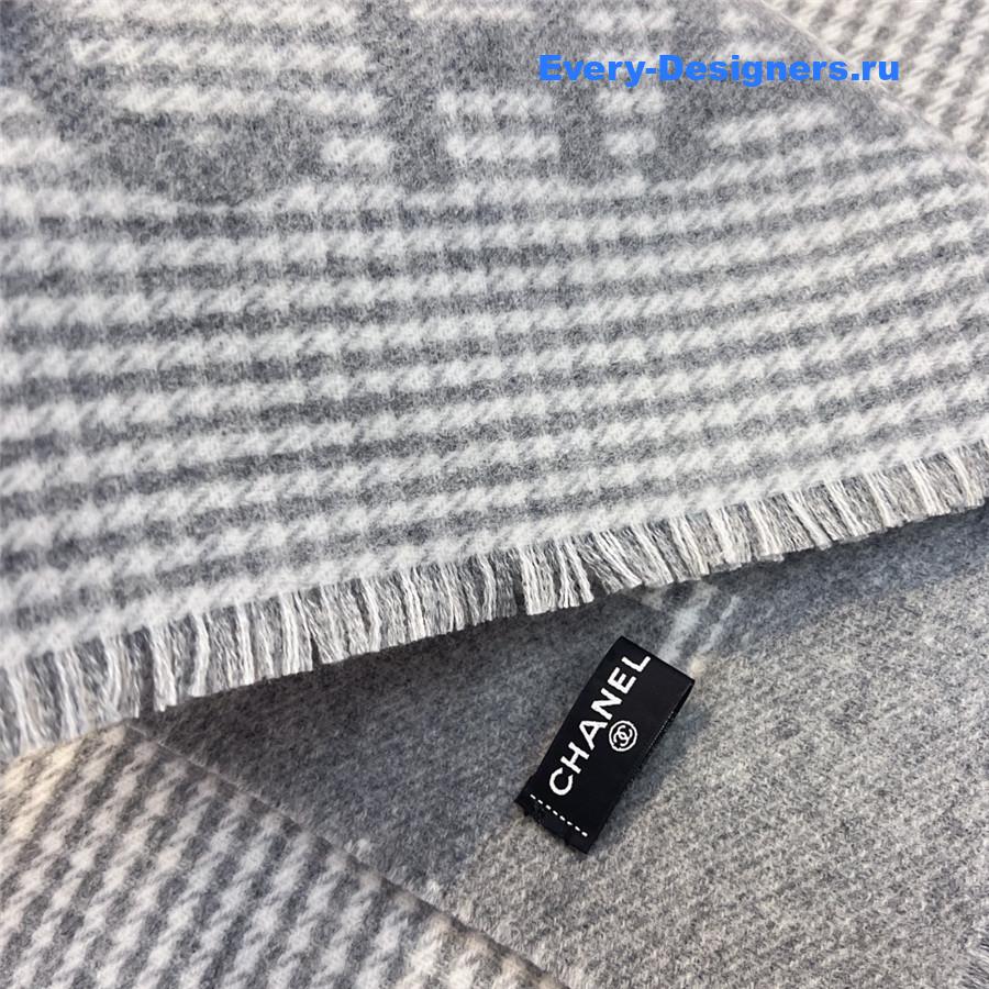 Ch**el grey houndstooth cashmere scarf
