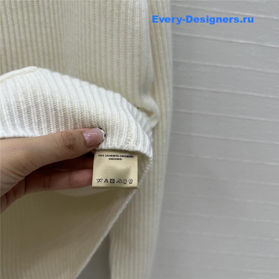 H**me5 cardigan zip winter white sweater