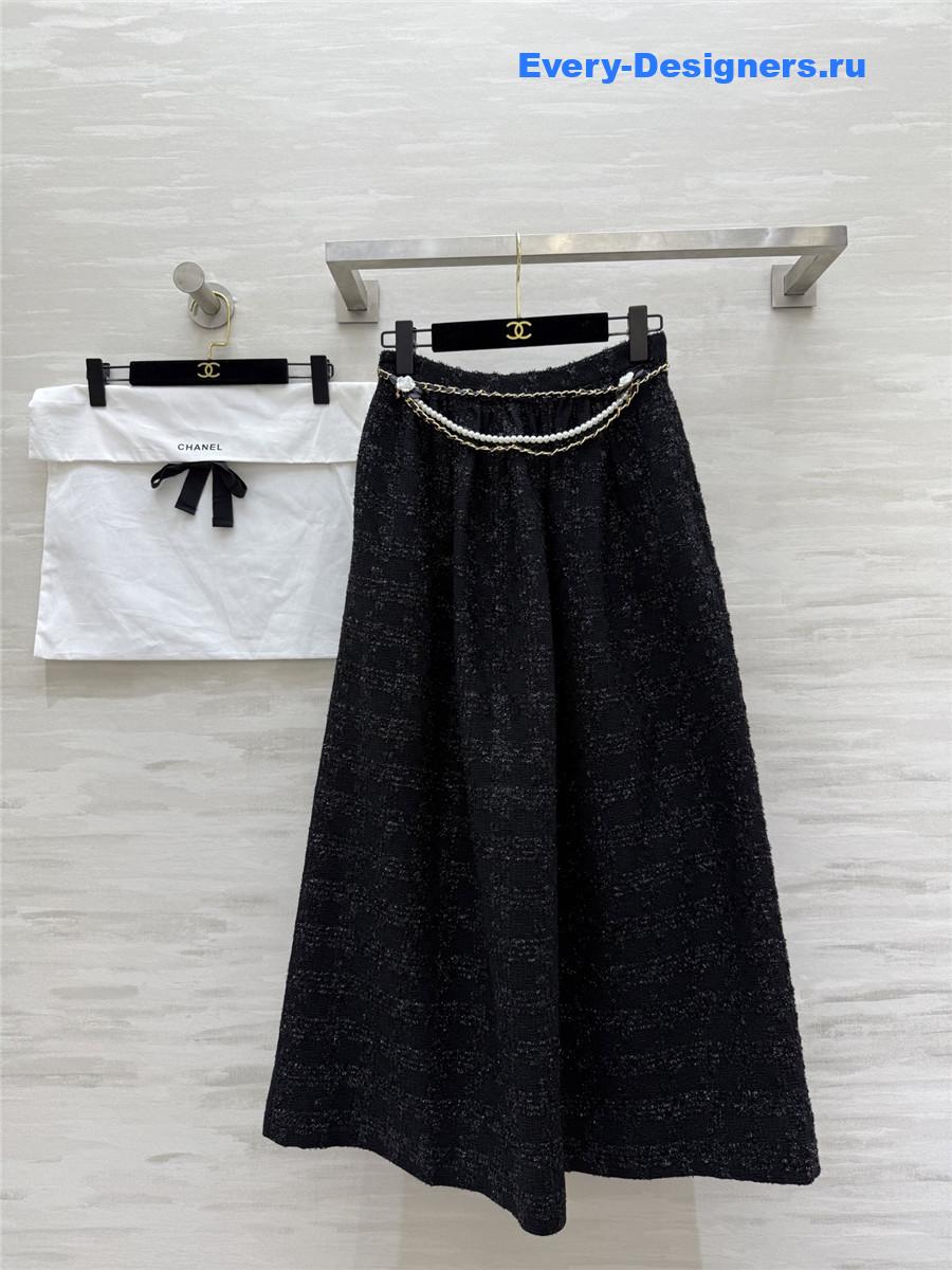 Ch**el black waist chain tweed skirt