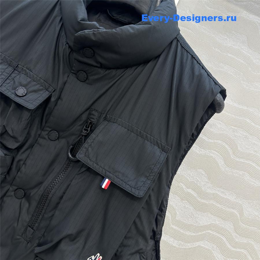 Moncler Black Grenoble Tongass Down Field Vest