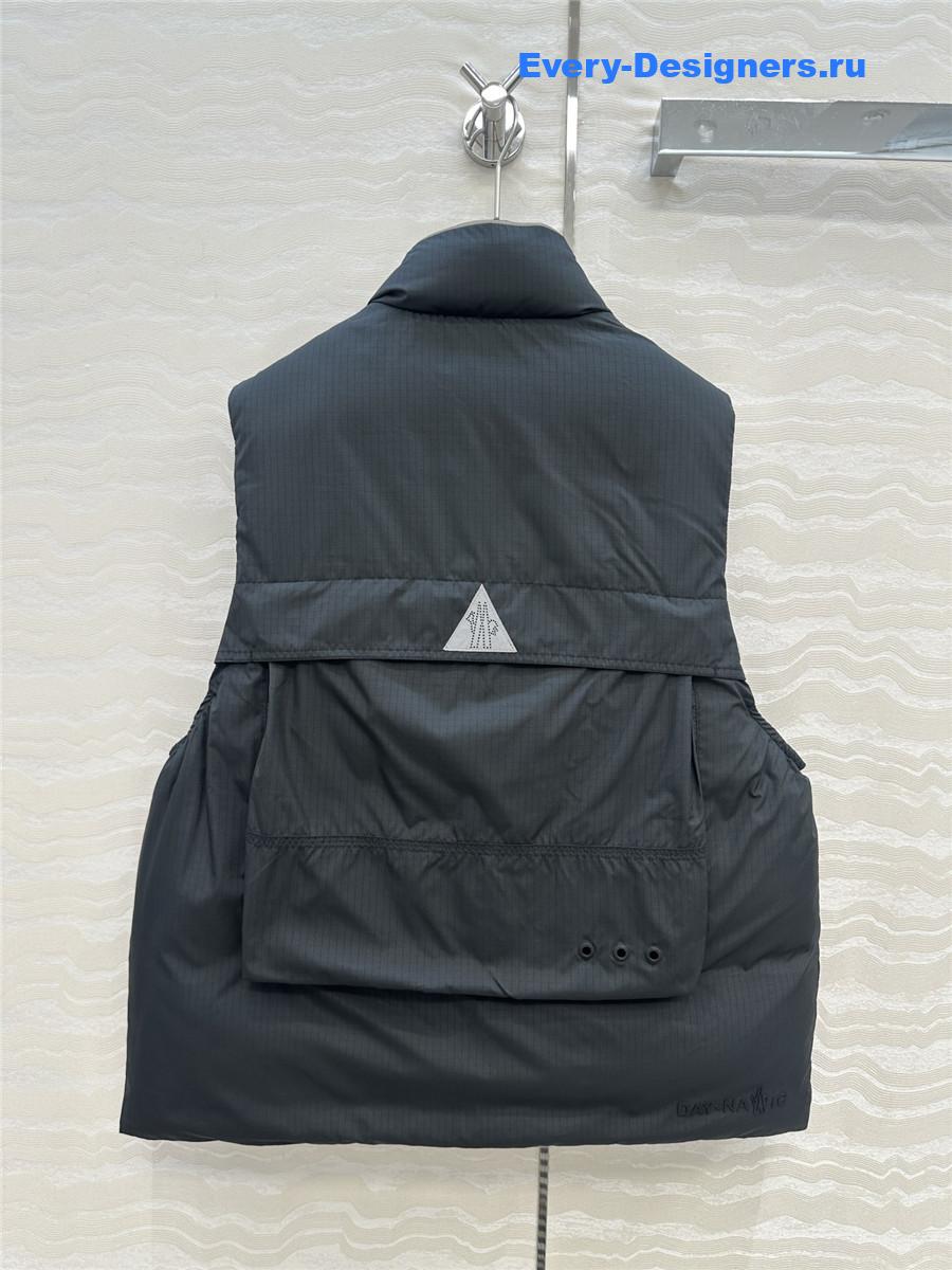 Moncler Black Grenoble Tongass Down Field Vest