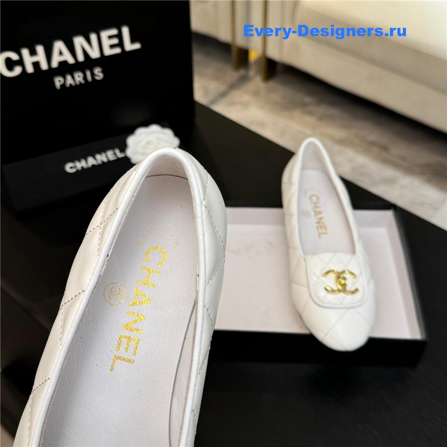 Ch**el white quilted turn cc lock calfskin ballet flats