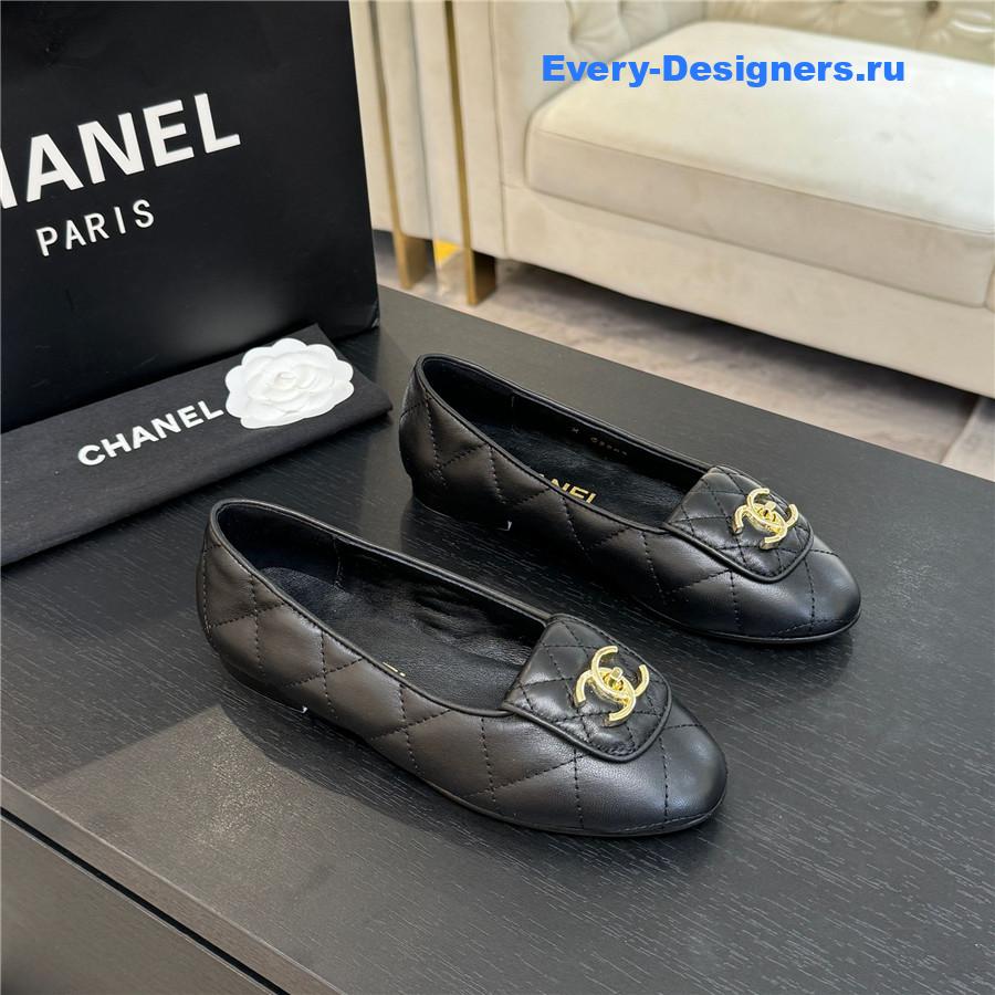 Ch**el black quilted turn cc lock calfskin ballet flats