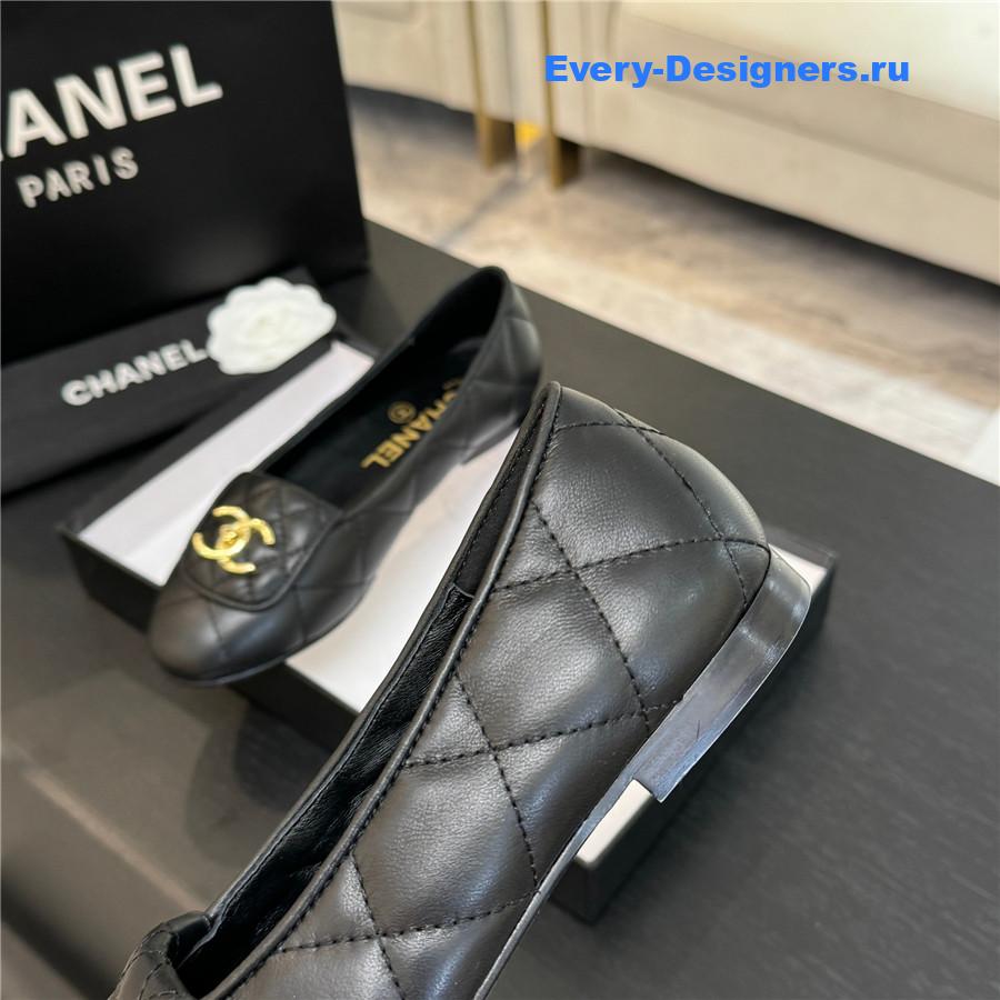 Ch**el black quilted turn cc lock calfskin ballet flats