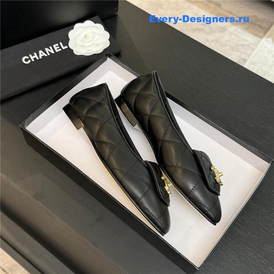 Ch**el black quilted turn cc lock calfskin ballet flats