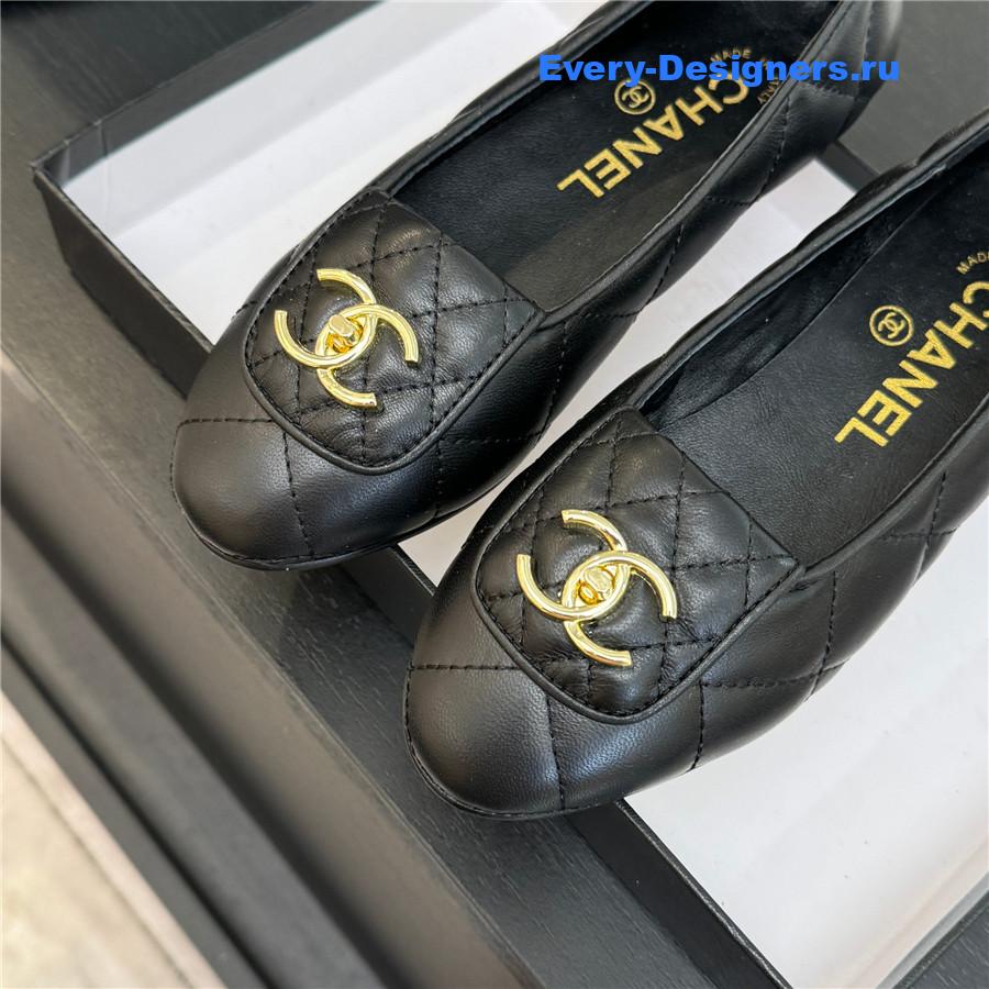Ch**el black quilted turn cc lock calfskin ballet flats