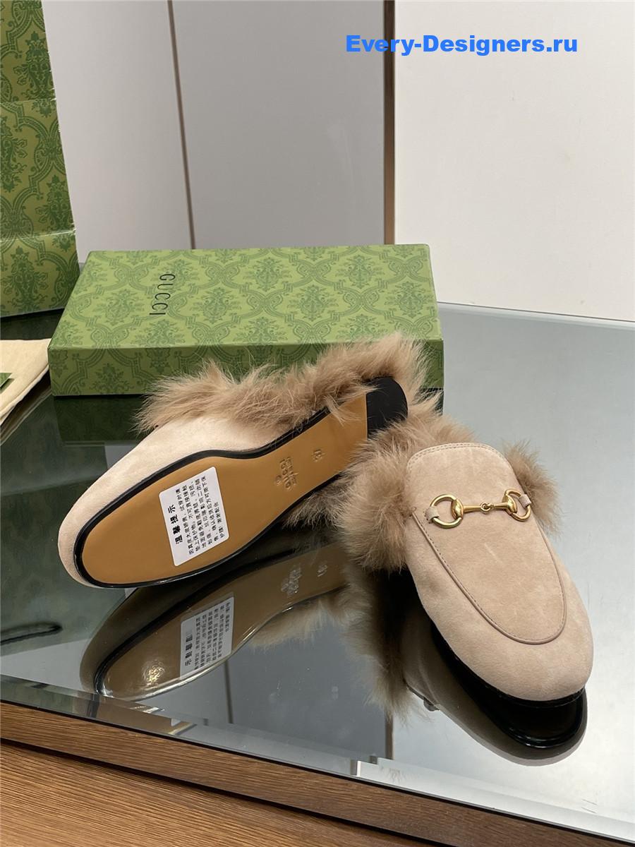 Gvc*1 beige suede wool flat mules