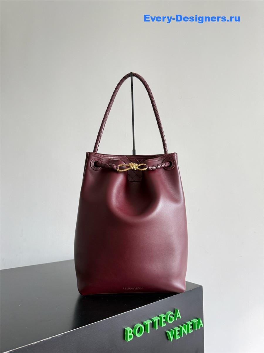 b0tt*ga Ven*ta burgundy andiamo bucket bag