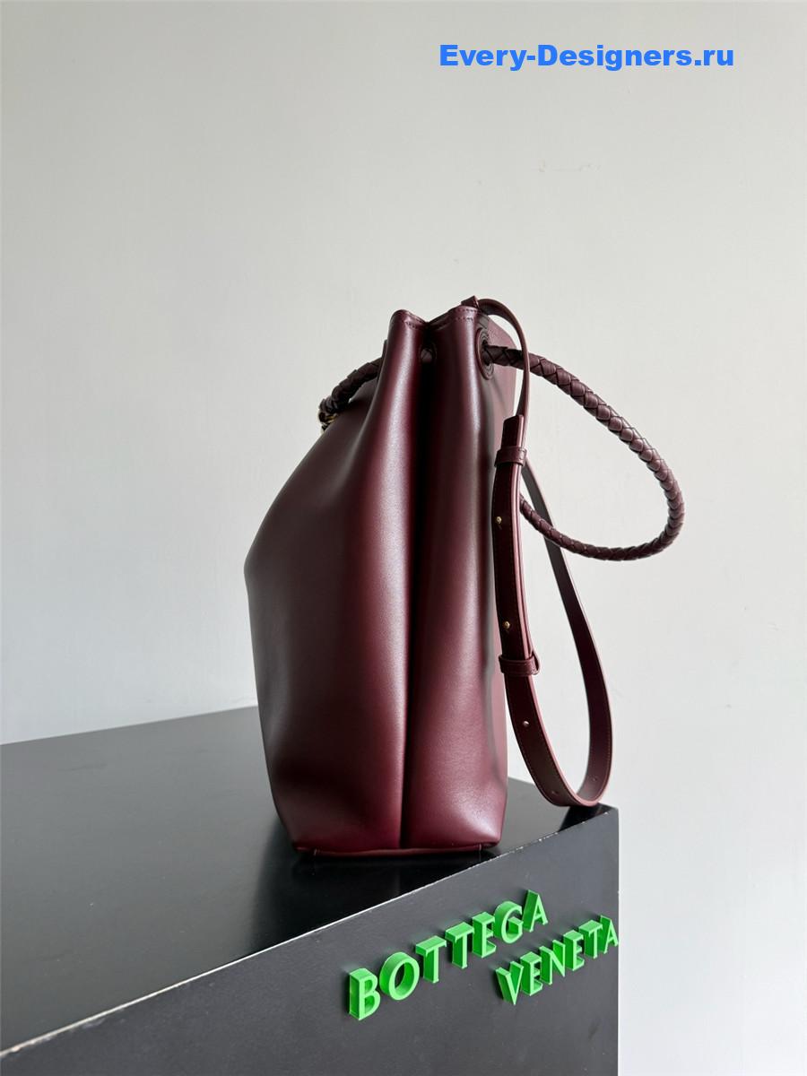 b0tt*ga Ven*ta burgundy andiamo bucket bag
