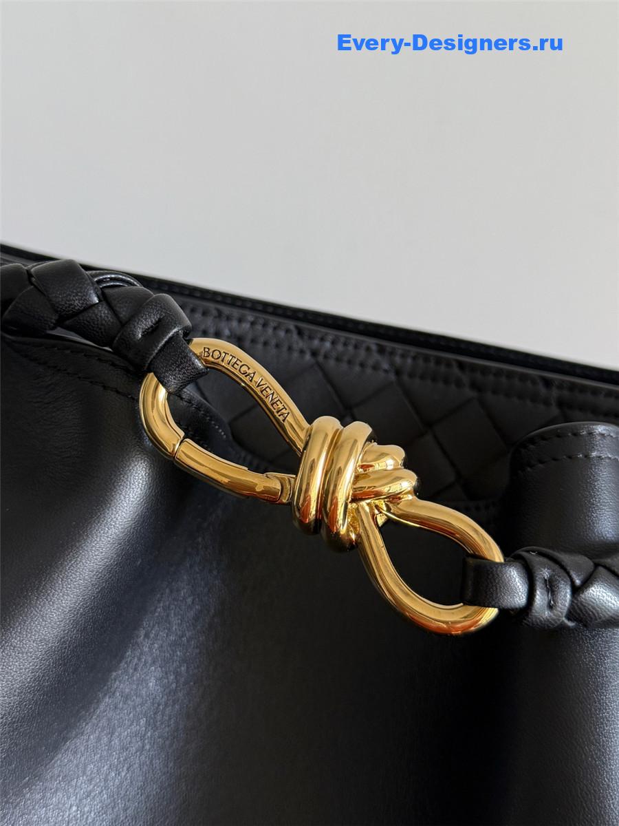 b0tt*ga Ven*ta black andiamo bucket bag