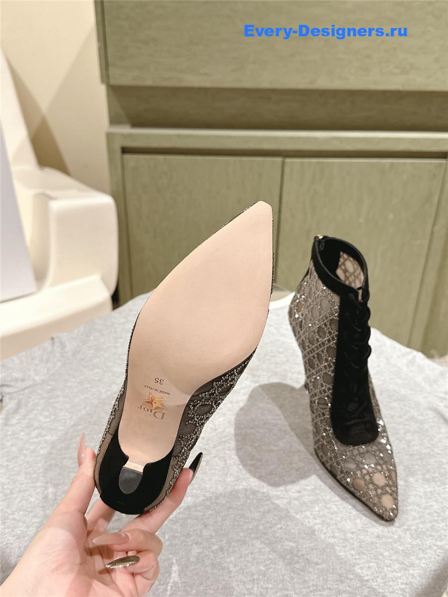 D10r black capture heeled ankle boot