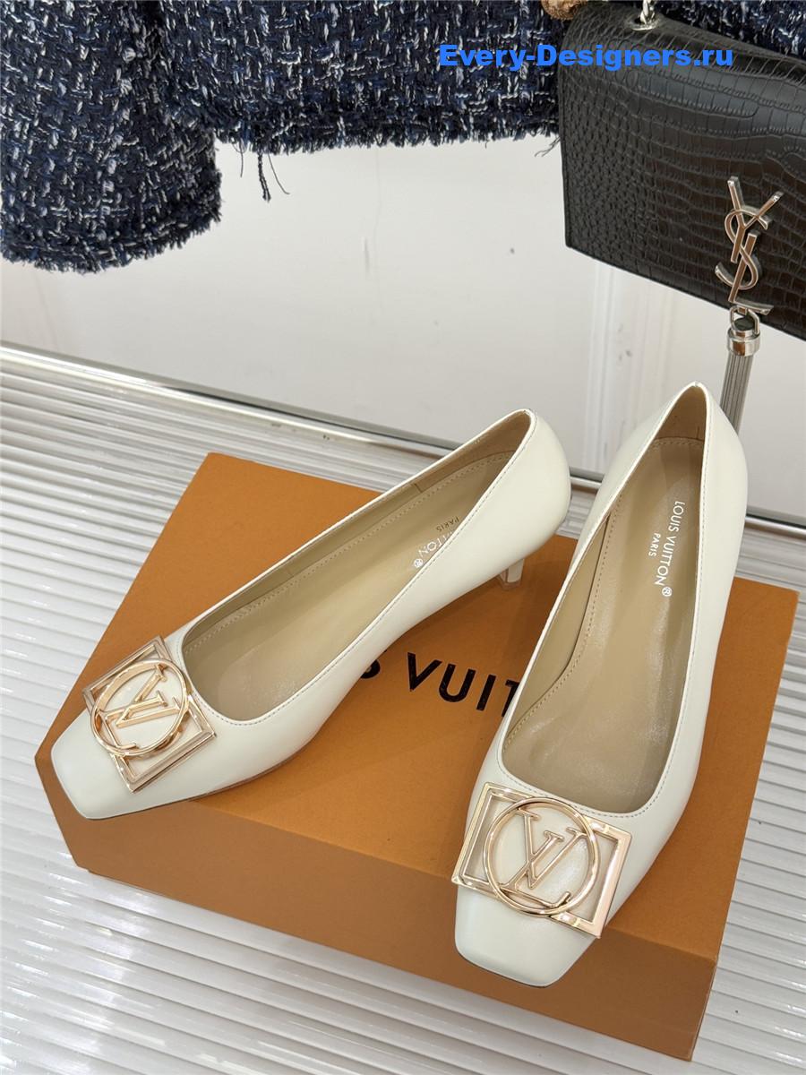 l0vis Vvtt0n white patent leather heel pumps