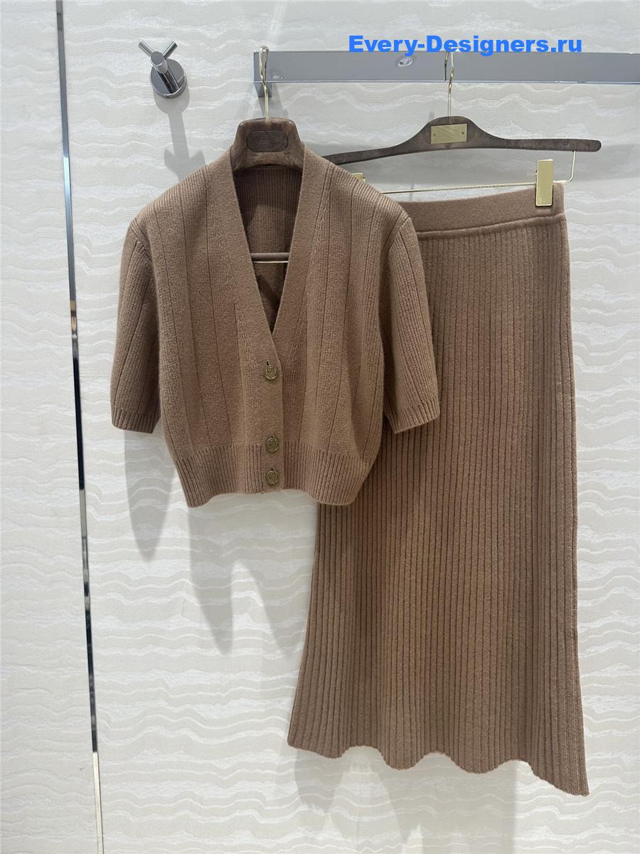 L0r0 P1ana camel cashmere skirt suit