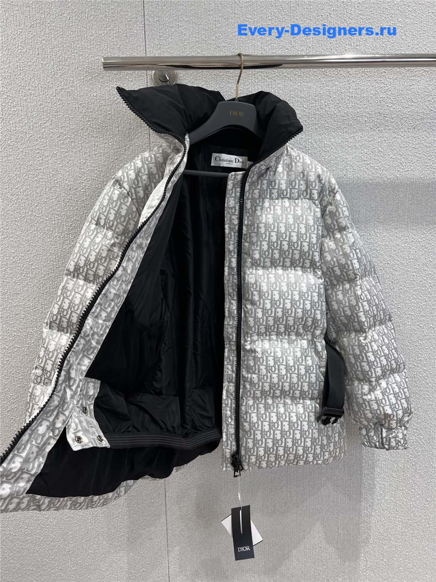 D10r grey oblique jacquard down jacket