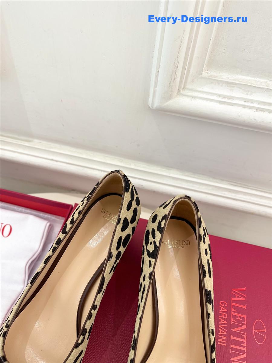 Va1e*ntin0 garavani leopard print mid-heel pumps