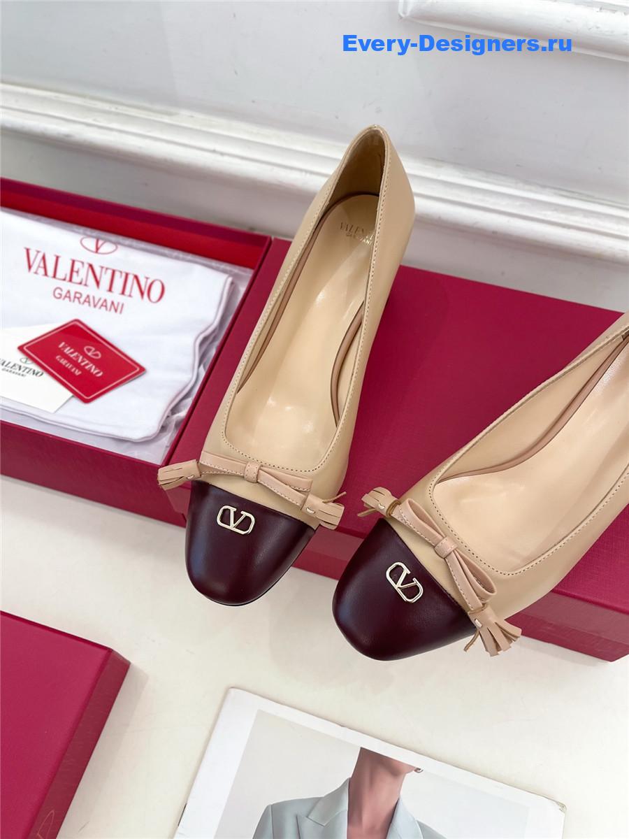 Va1e*ntin0 garavani beige mid-heel pumps