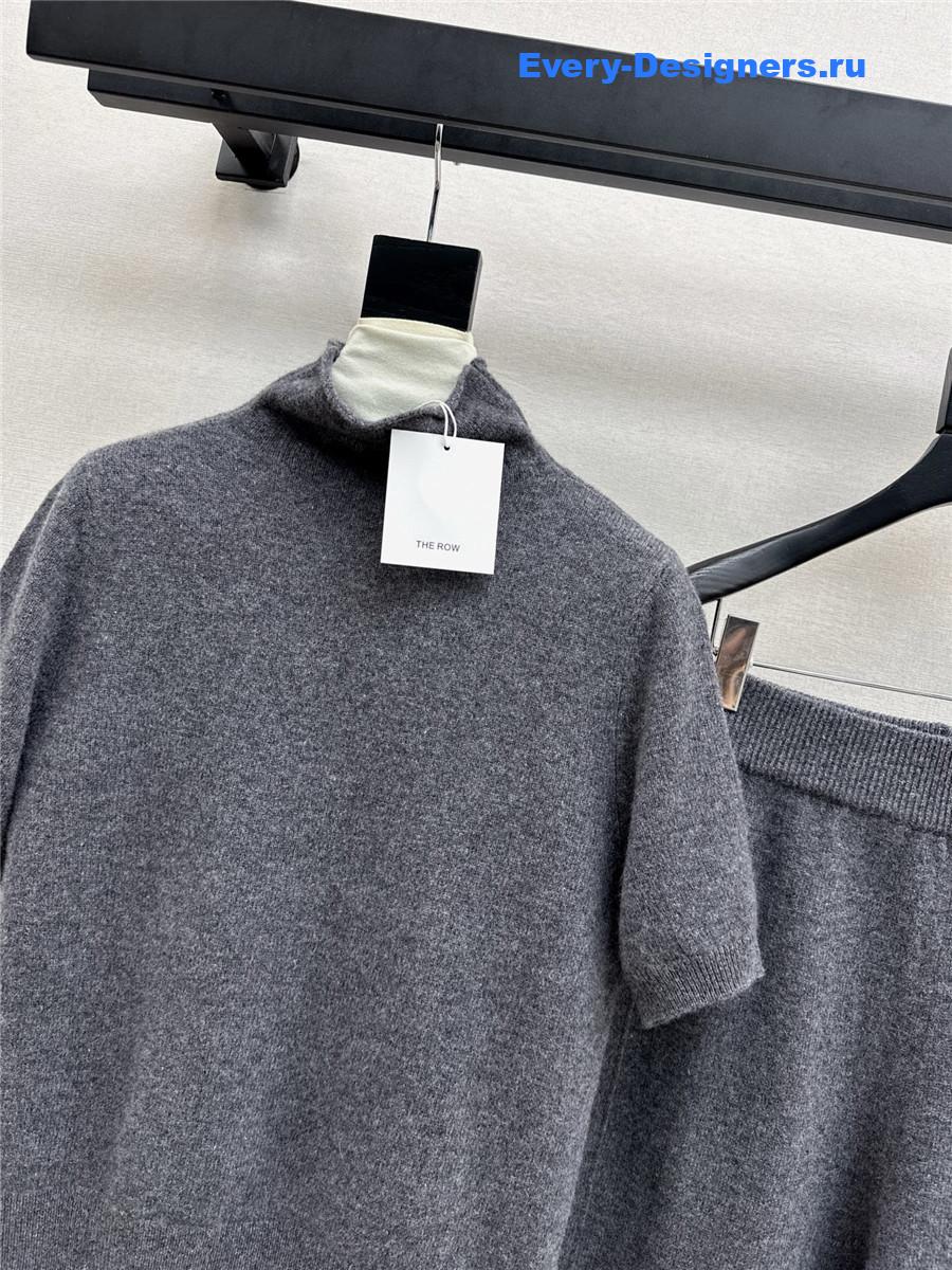 The R0w grey turtleneck short-sleeved suit