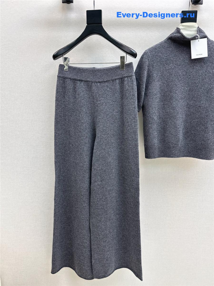 The R0w grey turtleneck short-sleeved suit