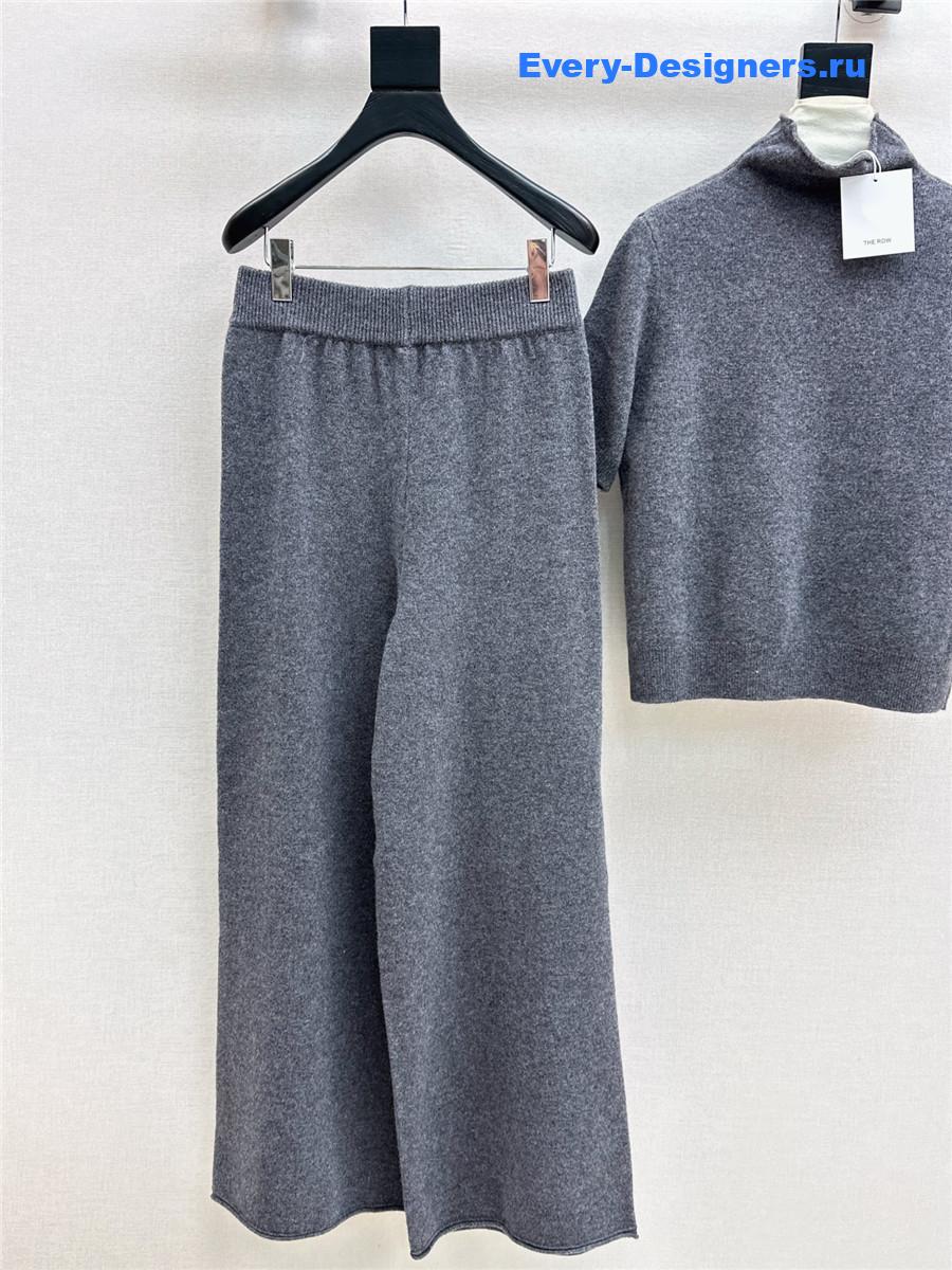 The R0w grey turtleneck short-sleeved suit