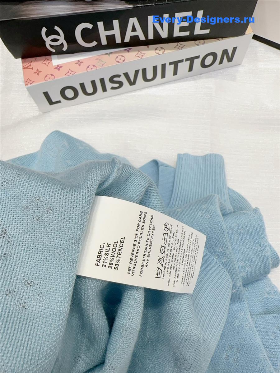 l0vis Vvtt0n embroidered logo v-neck cardigan
