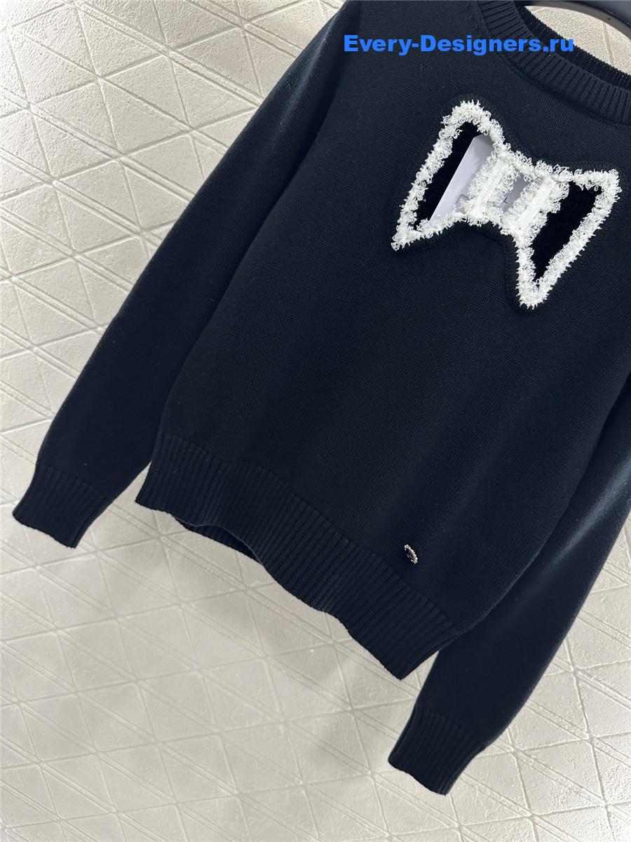 Ch**el black embroidered-bow sweater