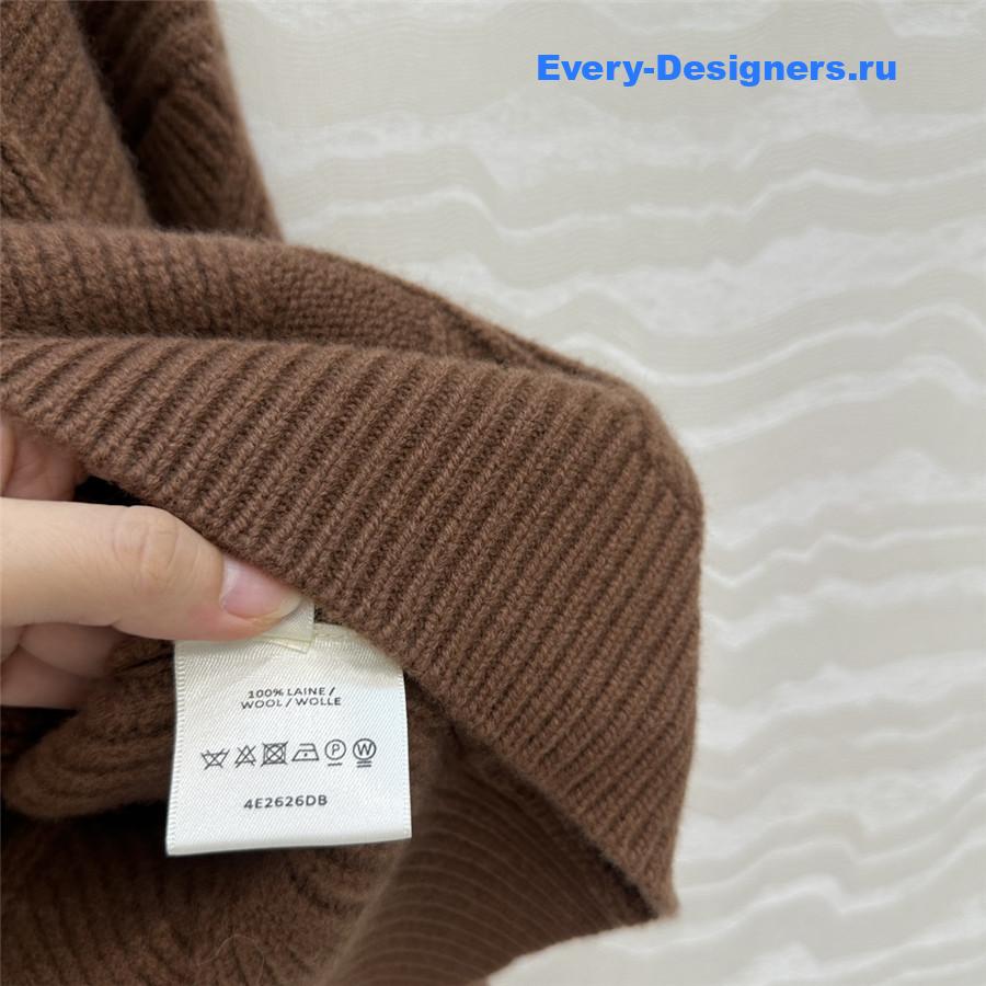 H**me5 brown wool long-sleeve sweater