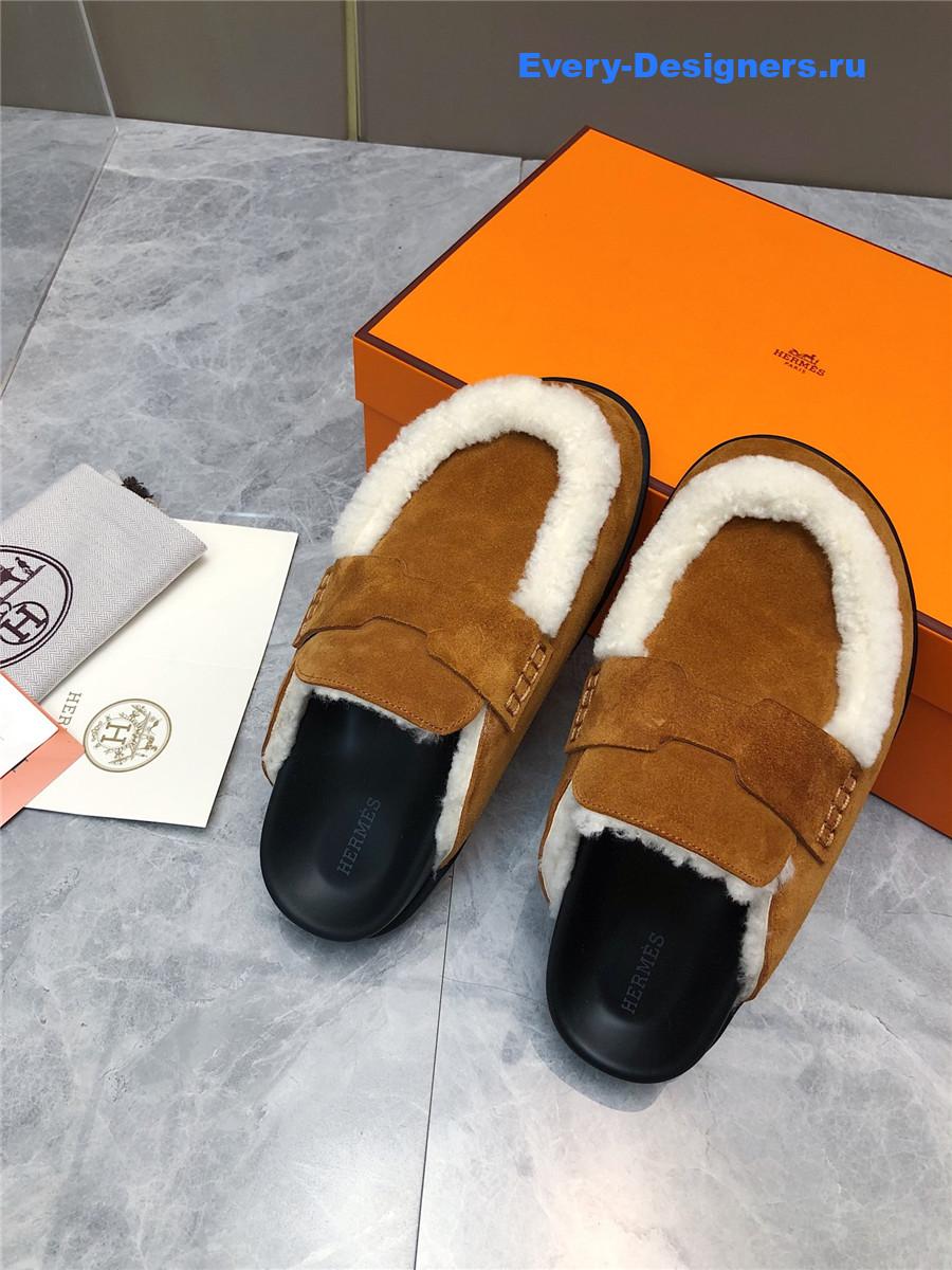 H**me5 brown suede goatskin shearling go mules