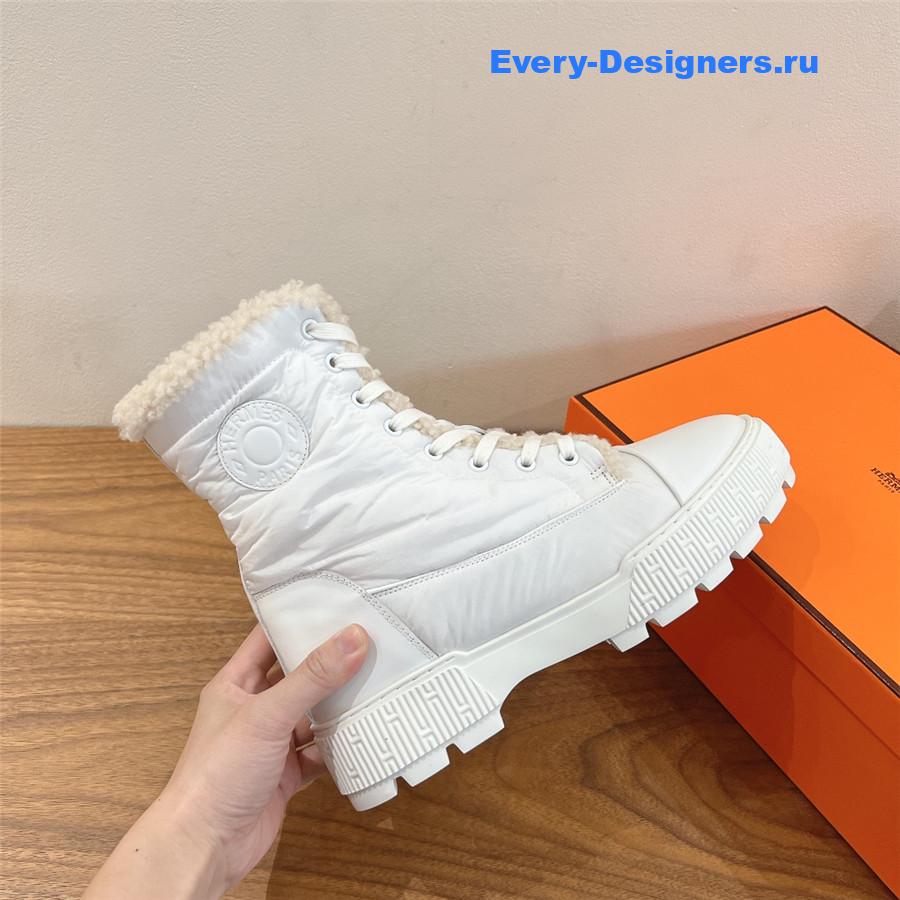 H**me5 white fresh ankle boot