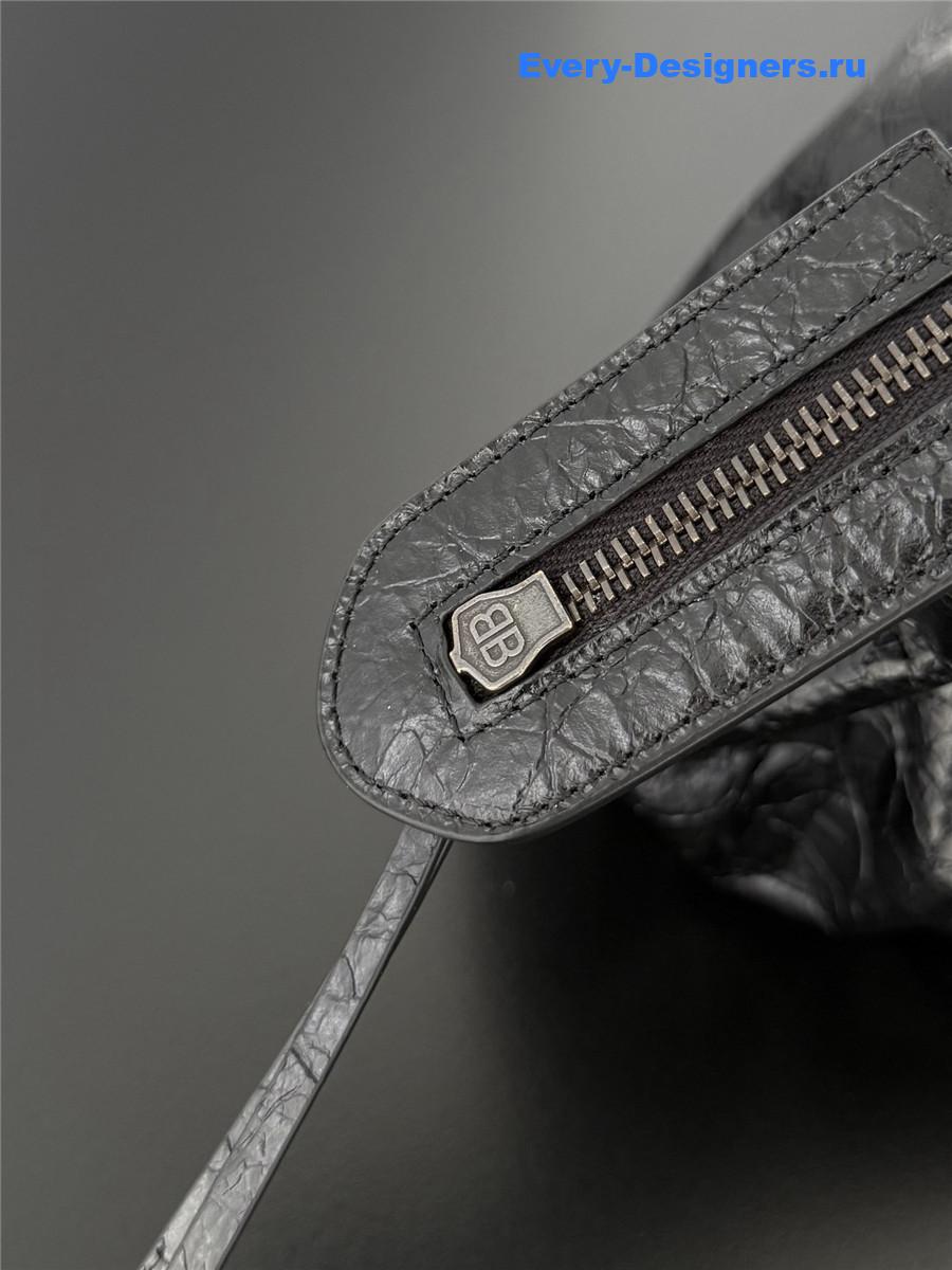 Ba1en*iaga black le city east west bag