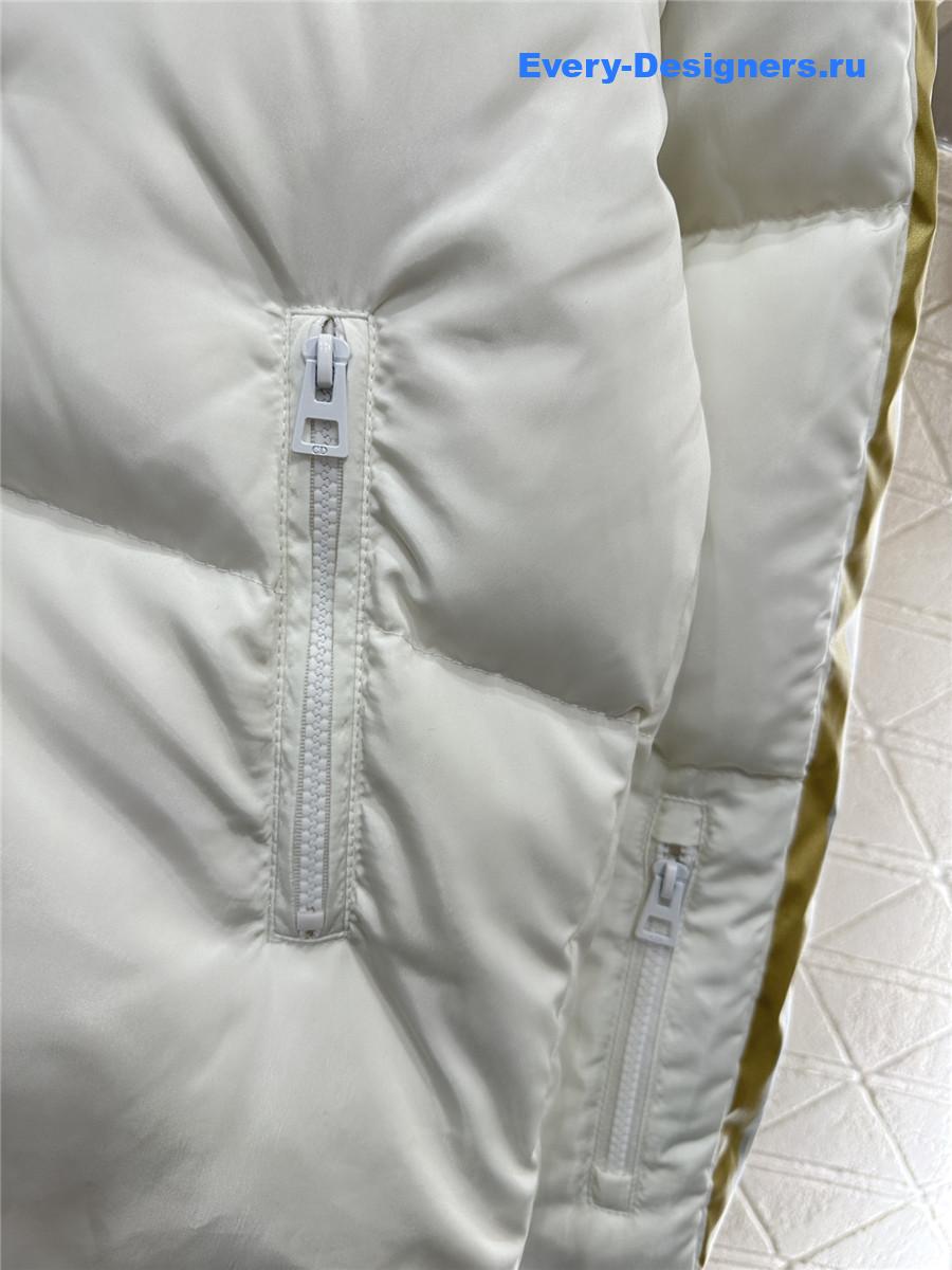 D10r hooded star down jacket