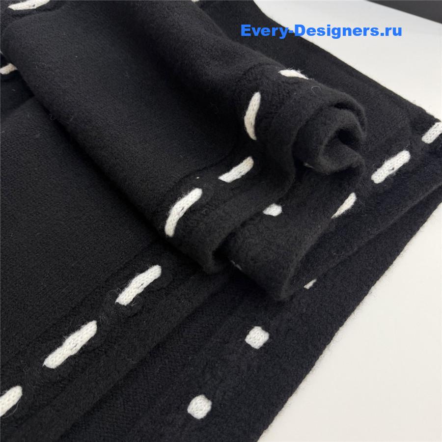 Ch**el black cashmere hat and scarf set