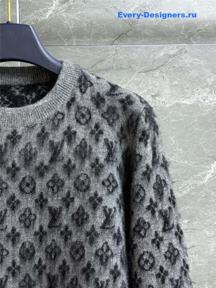 l0vis Vvtt0n brushed monogram pullover