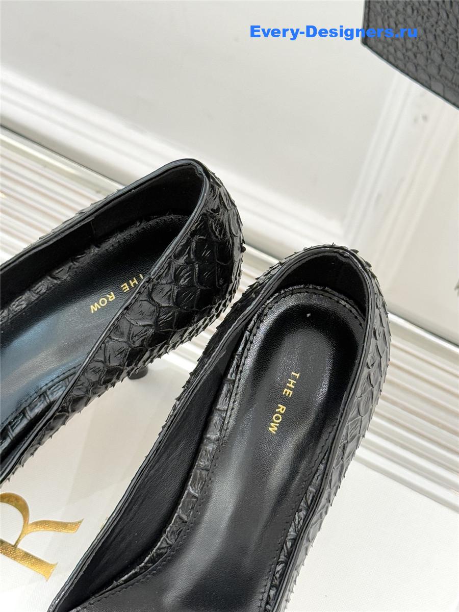 The R0w black liisa python almond kitten heel pump