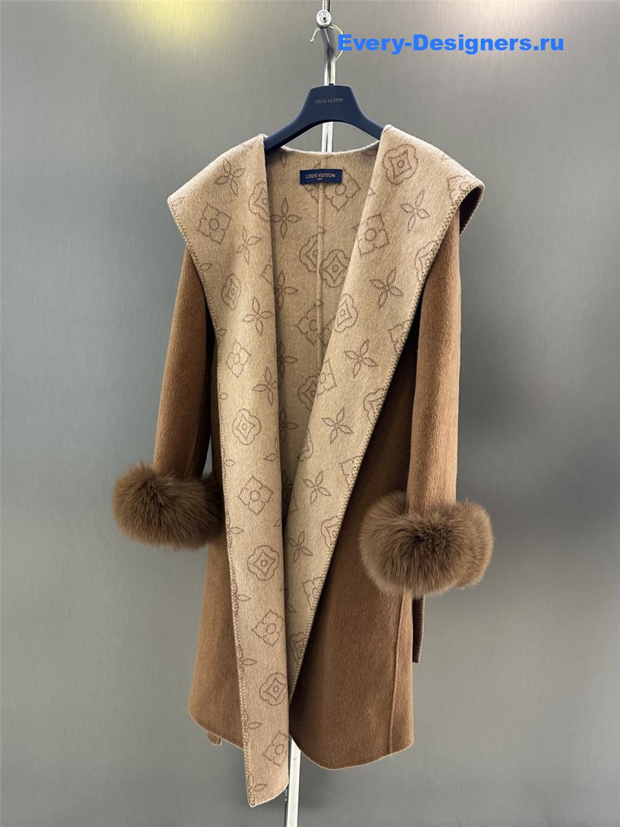 l0vis Vvtt0n camel fox fur hooded wool coat
