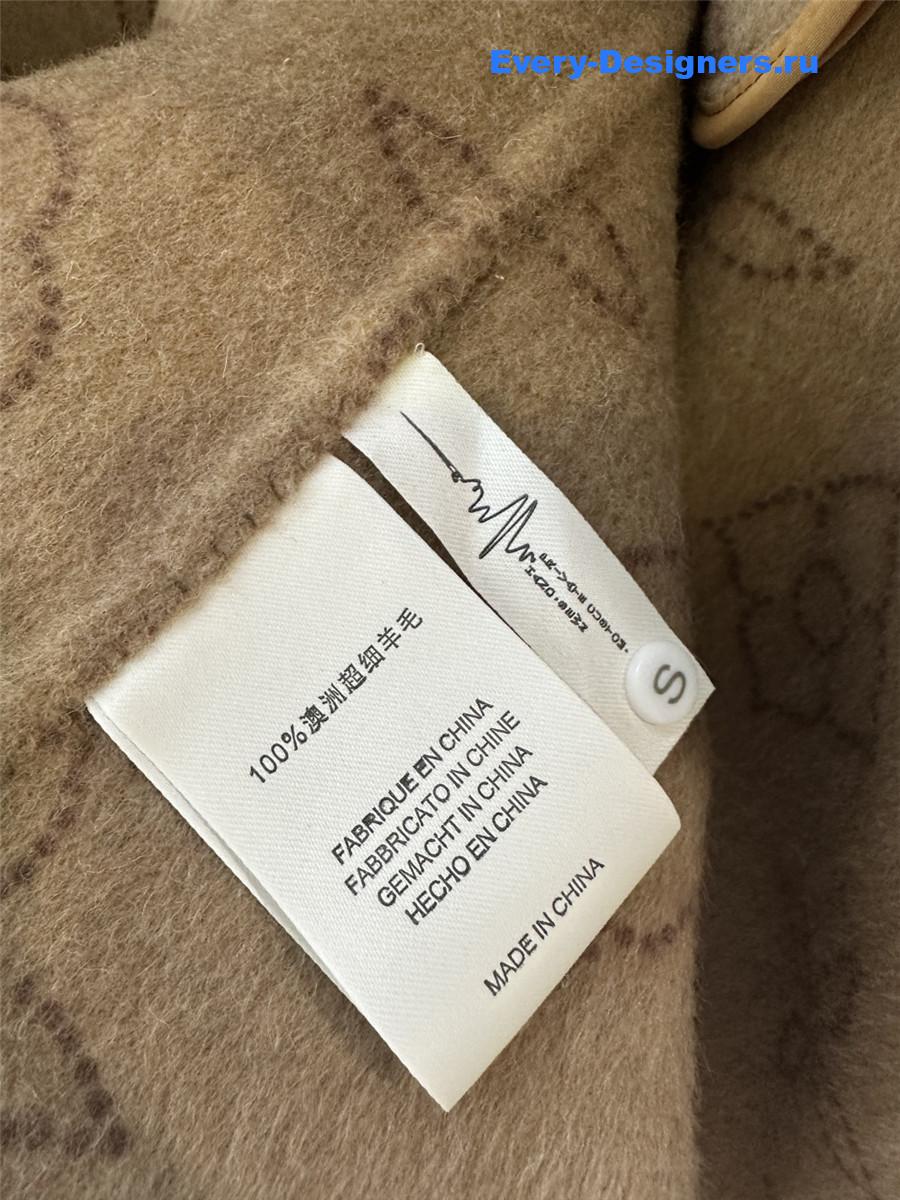 l0vis Vvtt0n camel fox fur hooded wool coat