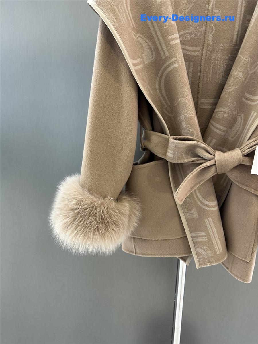H**me5 camel classic print wool coat