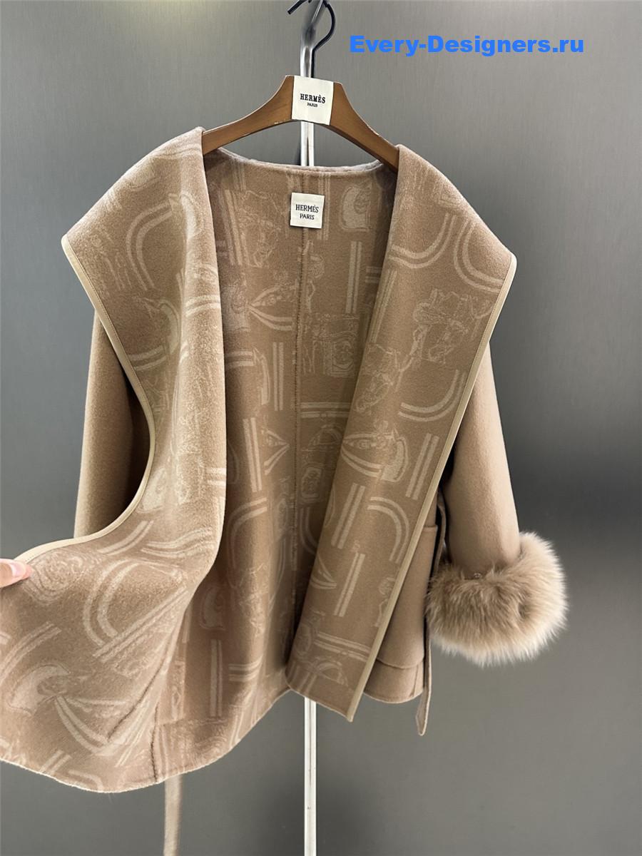 H**me5 camel classic print wool coat