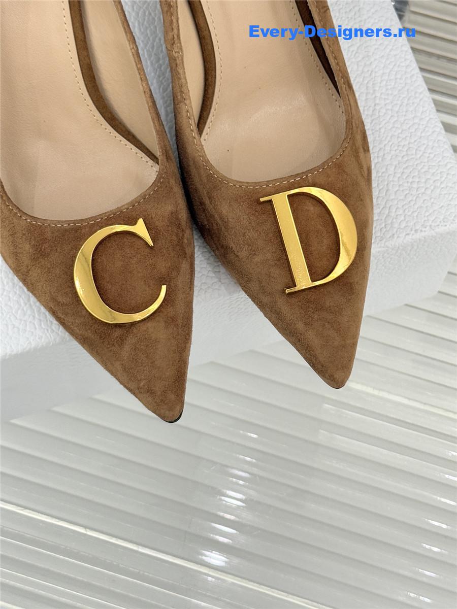 D10r brown suede pointed heel pump