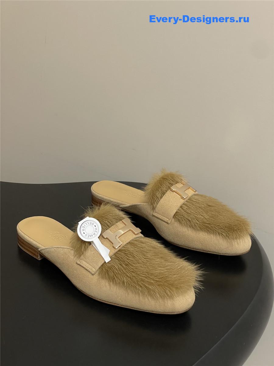 H**me5 beige suede mink mules