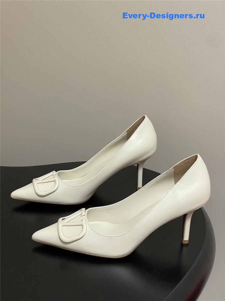 Va1e*ntin0 garavani vlogo signature white pump