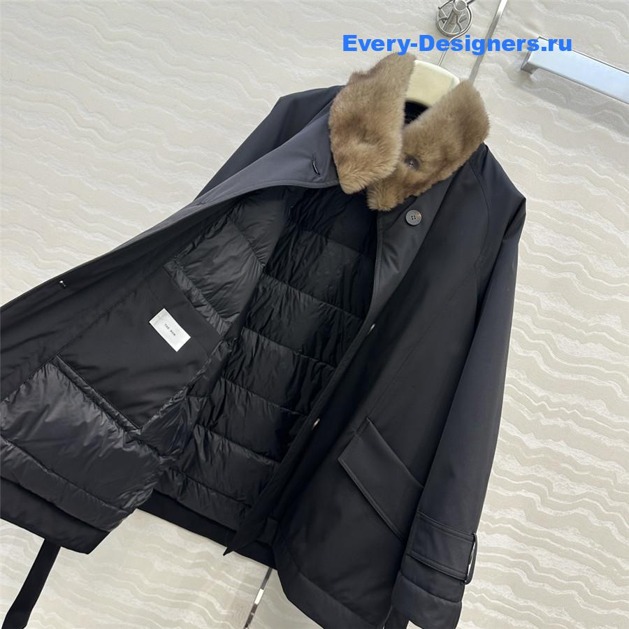 The R0w purple fox fur collar down jacket