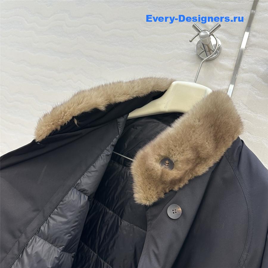 The R0w purple fox fur collar down jacket