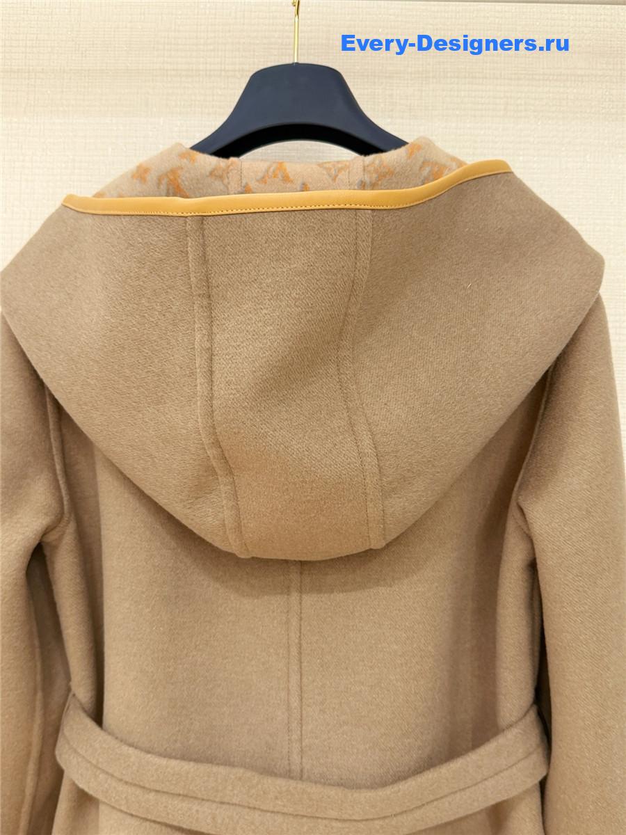 l0vis Vvtt0n monogram belted hooded short coat