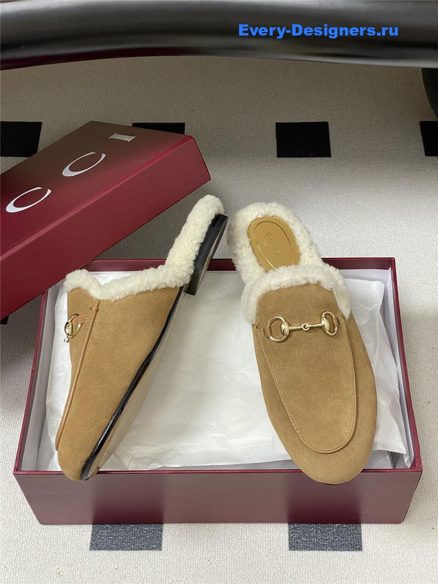 Gvc*1 wool brown suede horsebit slippers