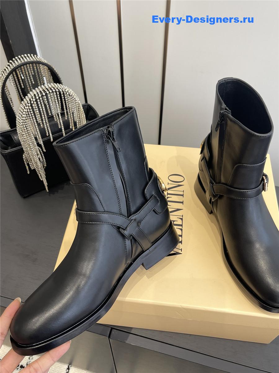 Va1e*ntin0 garavani black leather signature ankle boot