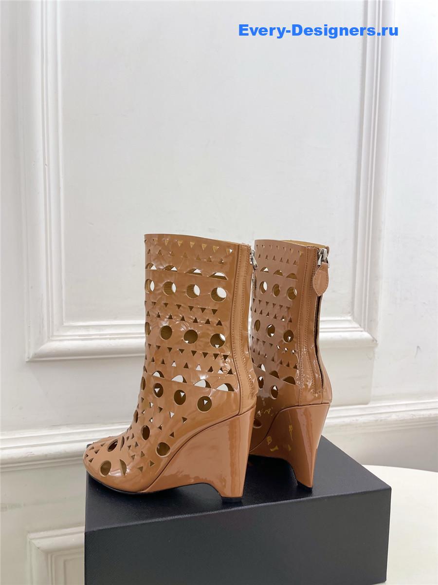 Alaïa Vienne Camel Patent Leather Wedge Ankle Boots