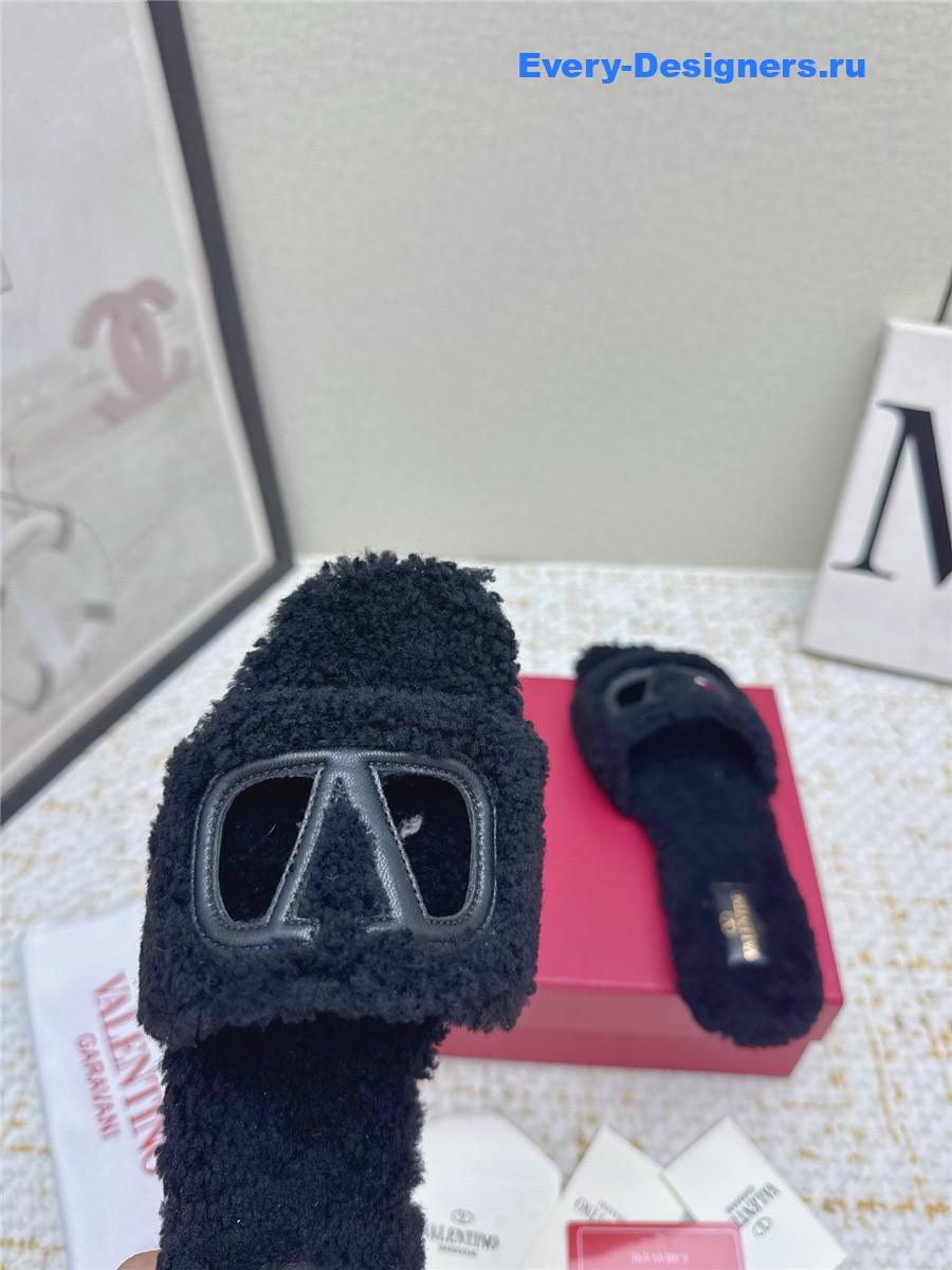 Va1e*ntin0 black vlogo cutout faux shearling slides