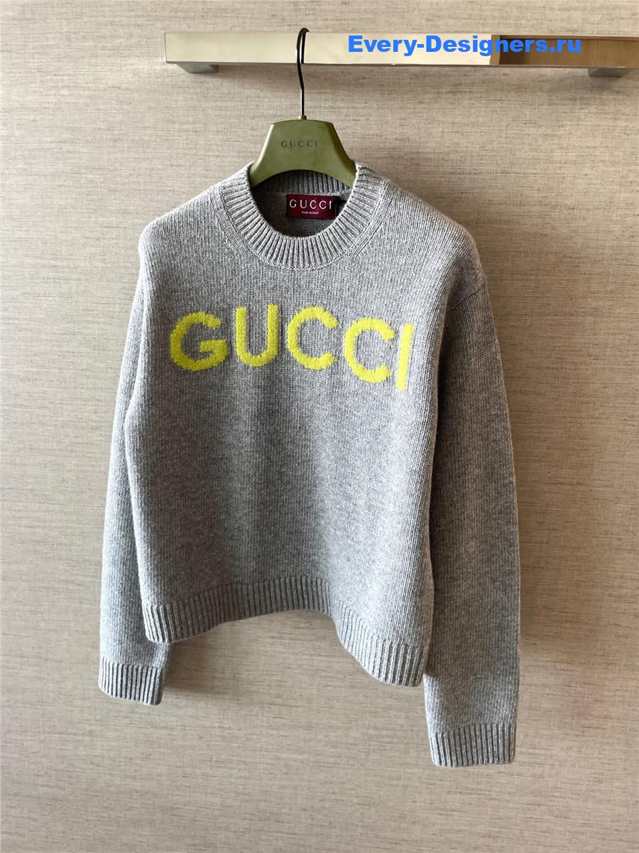 Gvc*1 grey intarsia-knit logo sweater