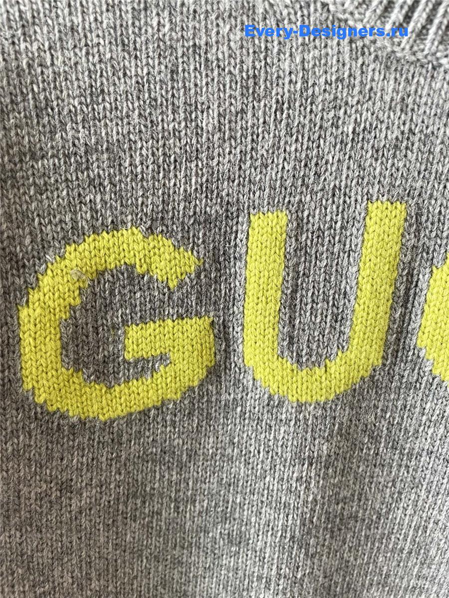 Gvc*1 grey intarsia-knit logo sweater