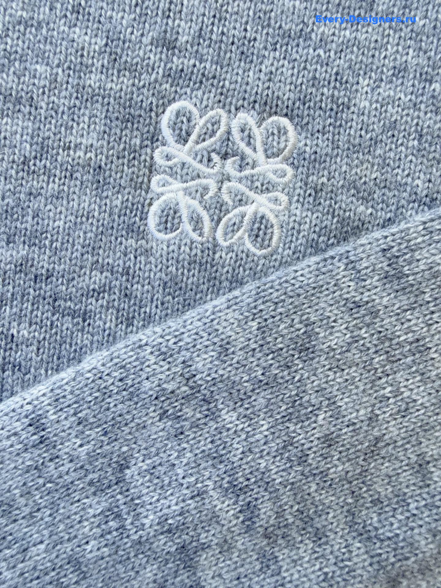 L0ew* anagram logo-embroidered grey sweater